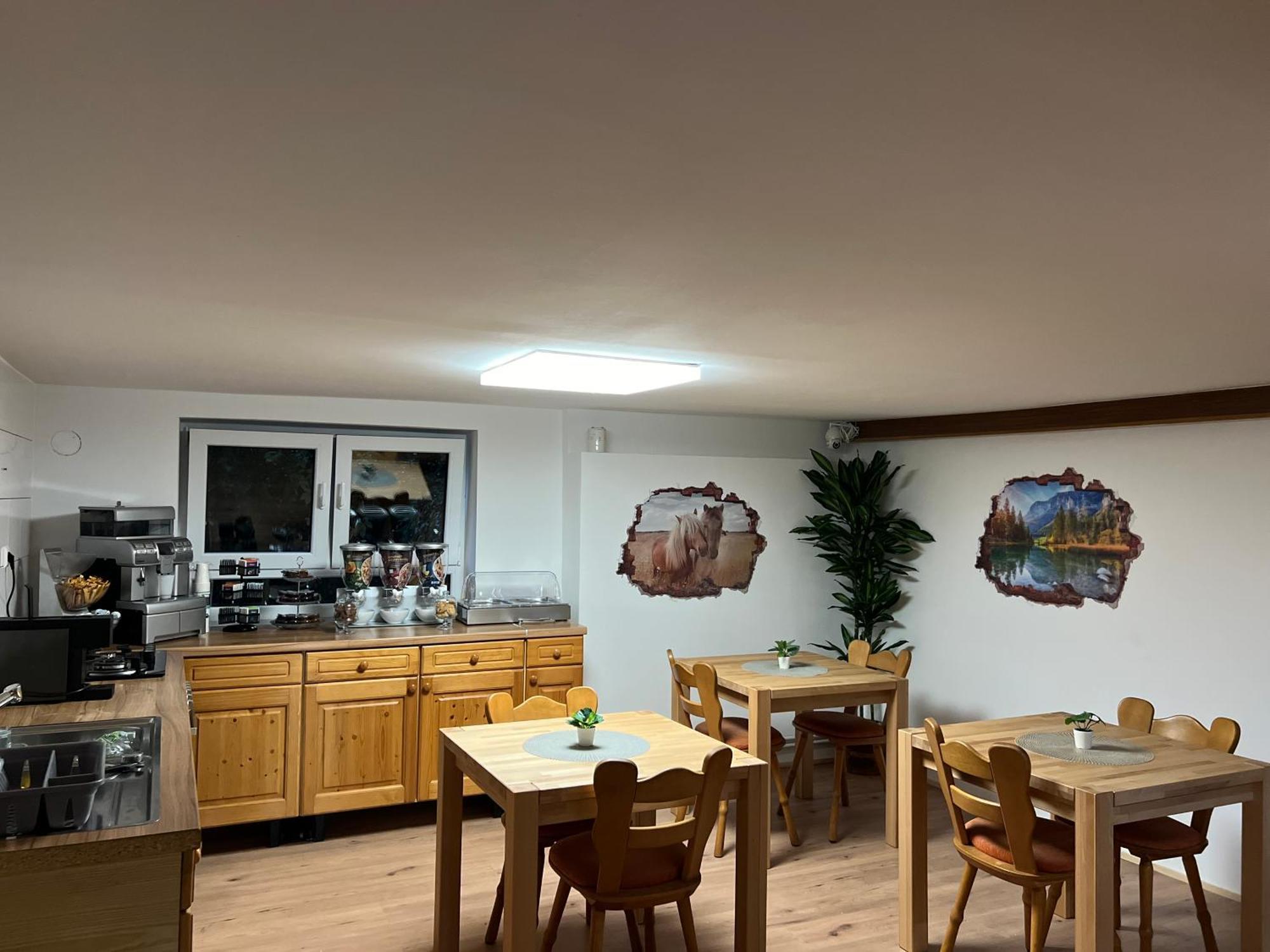Hotel Hirsch Fluorn-Winzeln Buitenkant foto