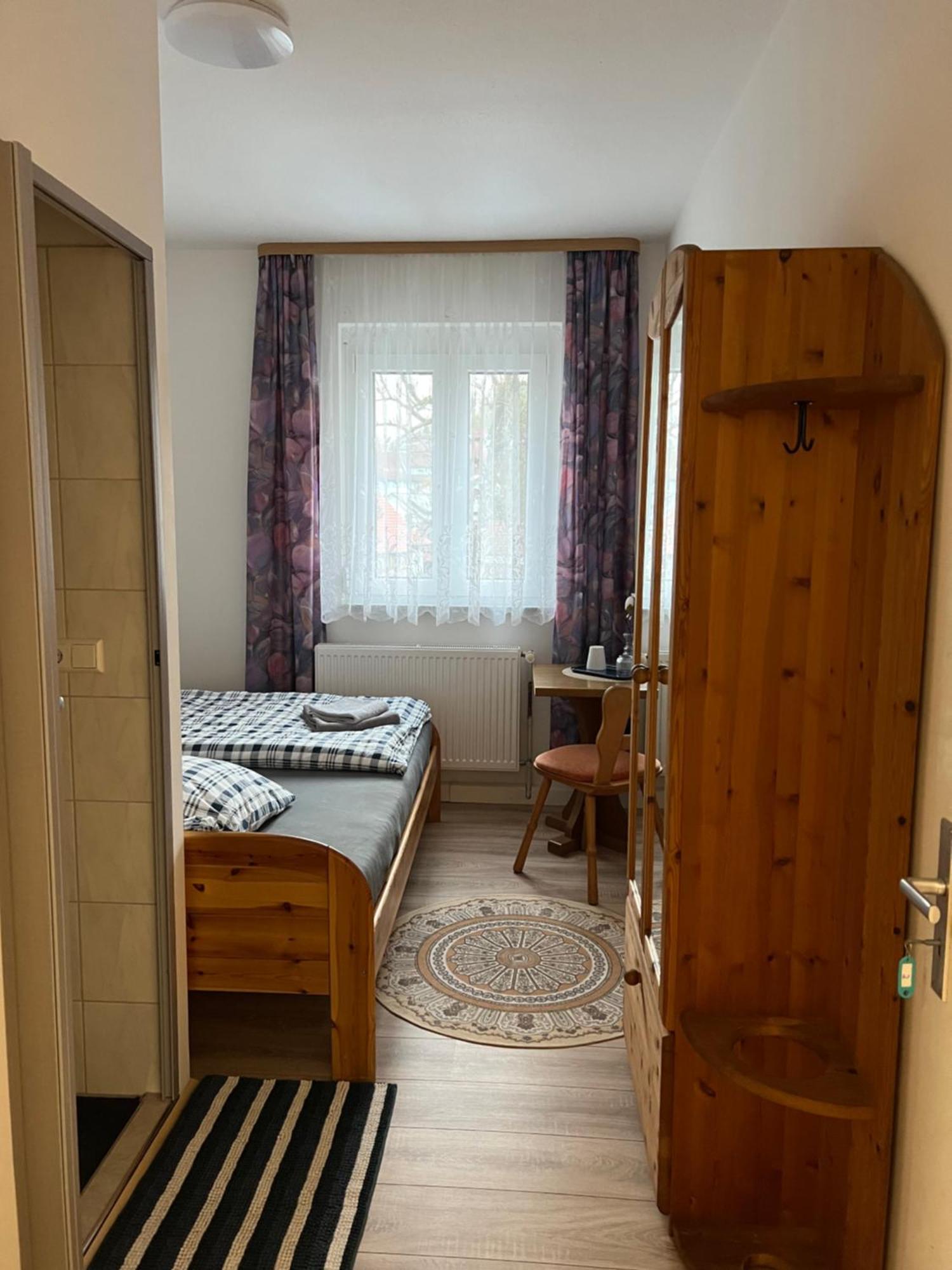 Hotel Hirsch Fluorn-Winzeln Buitenkant foto