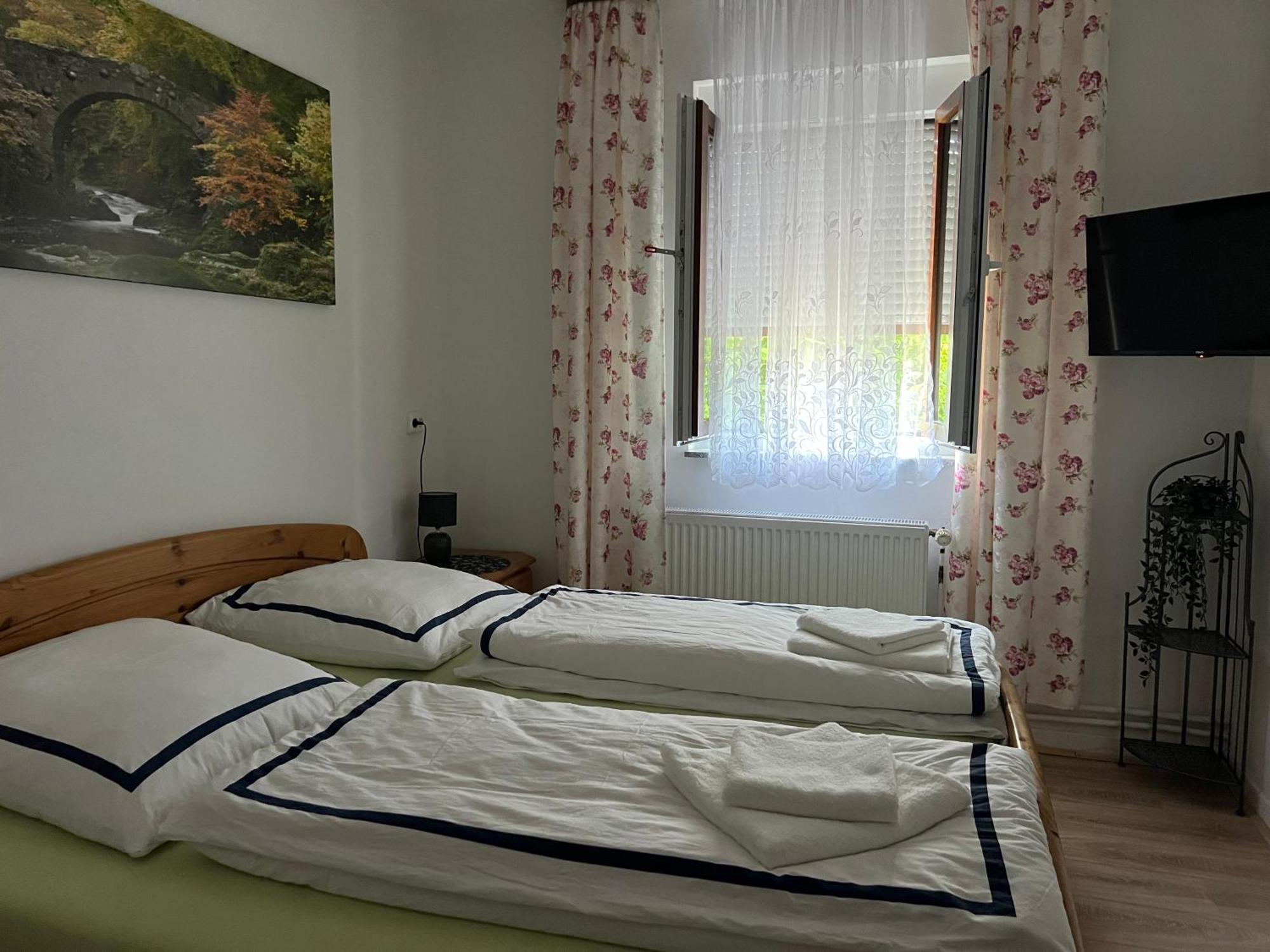Hotel Hirsch Fluorn-Winzeln Buitenkant foto